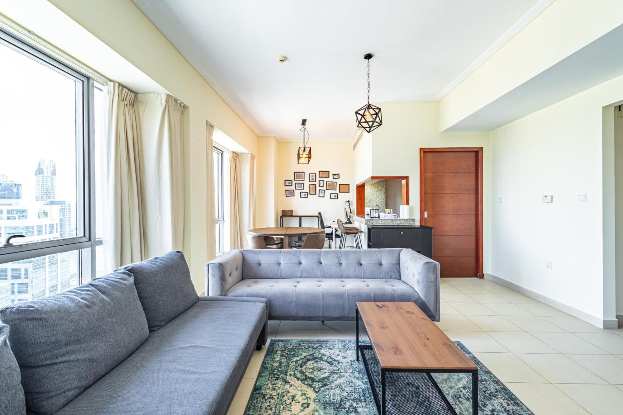Superhost - Chic Downtown Living 1br In Dubai's South Ridge 5 Apartment *