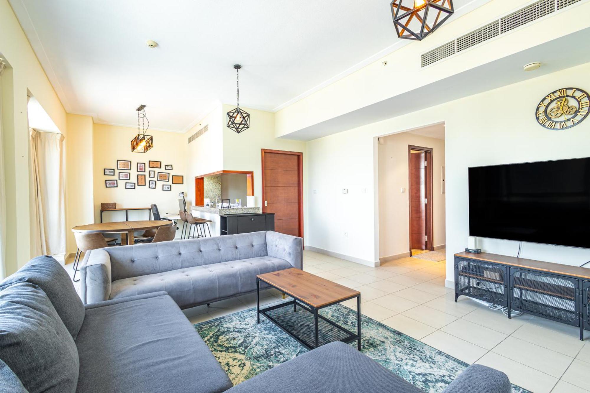 Superhost - Chic Downtown Living 1br In Dubai's South Ridge 5 Apartment Dubai