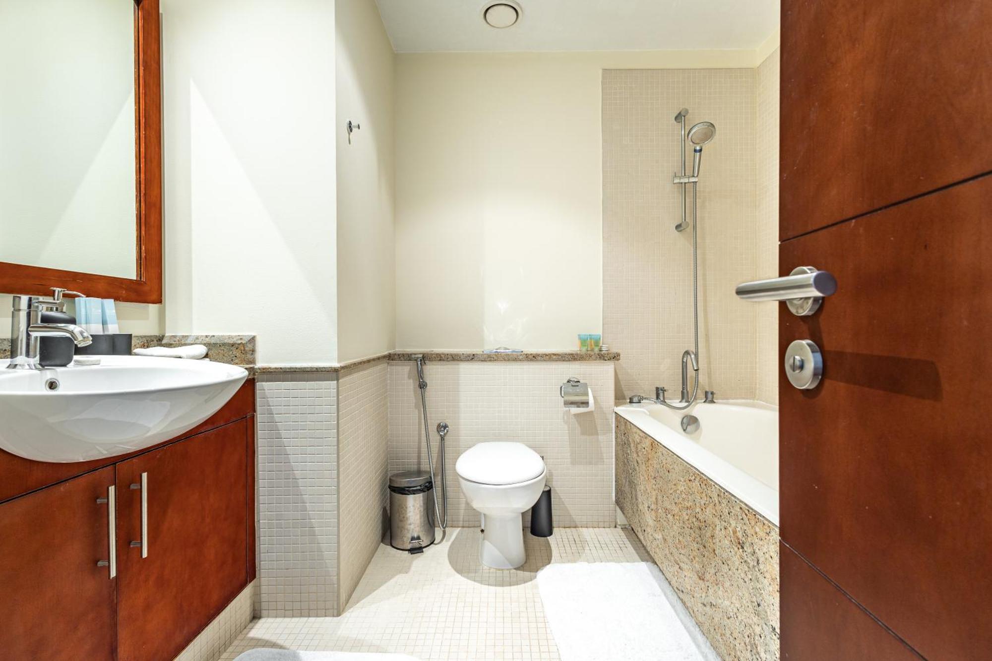 Superhost - Chic Downtown Living 1br In Dubai's South Ridge 5 Apartment *